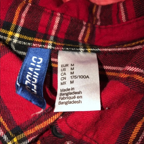 Women’s size medium oversize plaid shirt - Picture 4 of 5